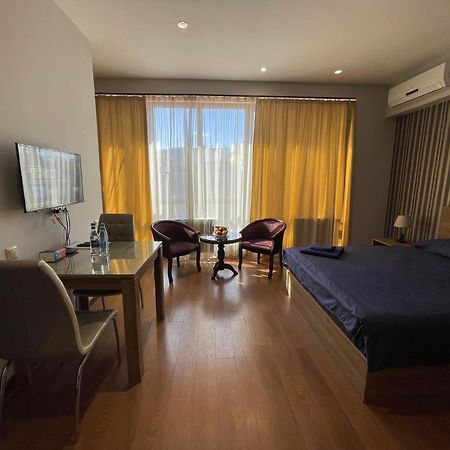Apartment In Yerevan City Center Republic Square Self Check-In Eksteriør billede