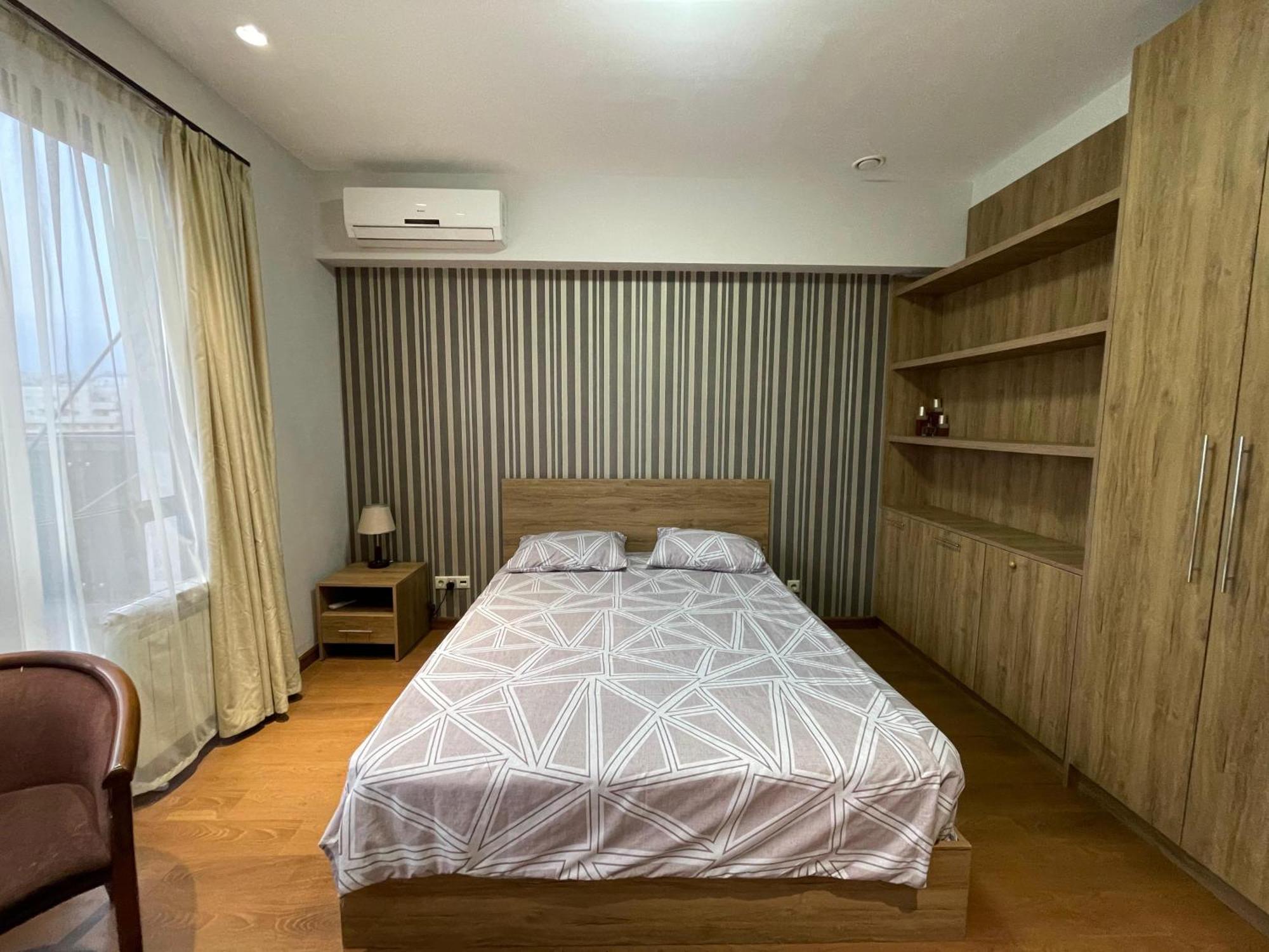 Apartment In Yerevan City Center Republic Square Self Check-In Eksteriør billede
