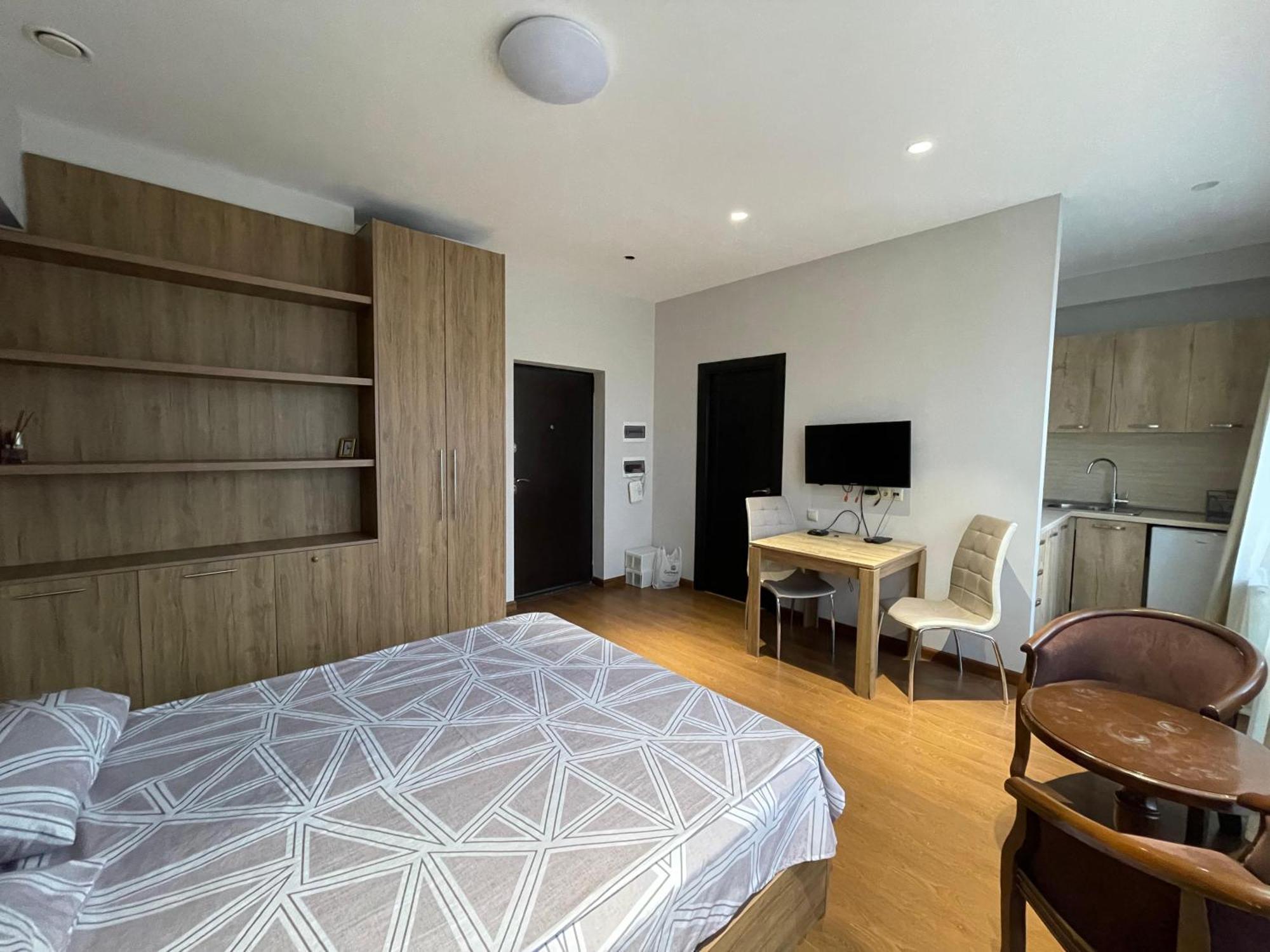 Apartment In Yerevan City Center Republic Square Self Check-In Eksteriør billede