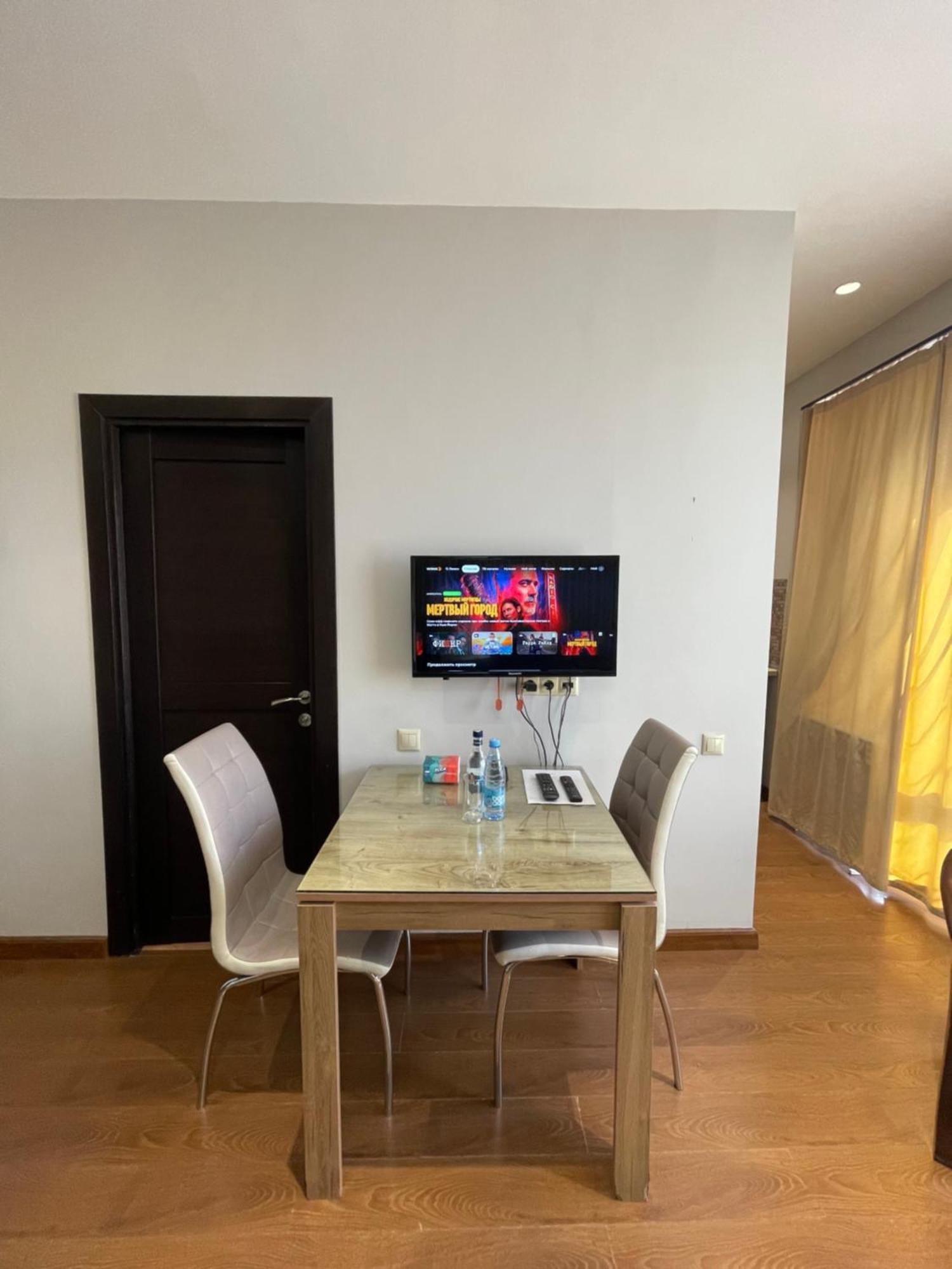 Apartment In Yerevan City Center Republic Square Self Check-In Eksteriør billede