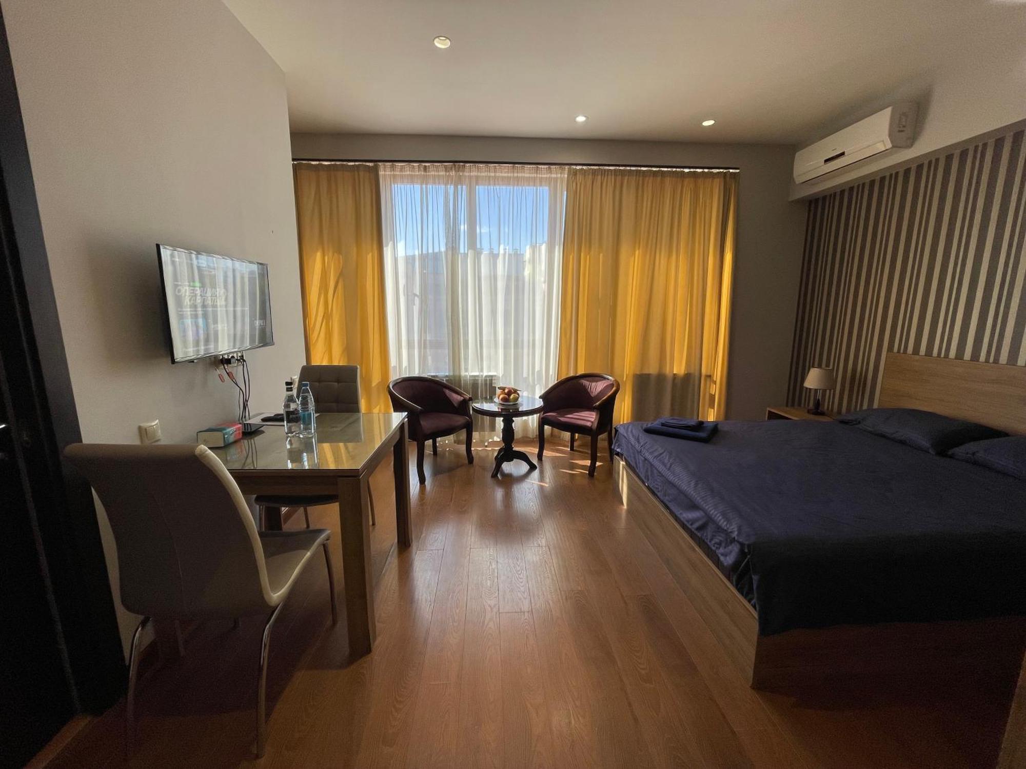 Apartment In Yerevan City Center Republic Square Self Check-In Eksteriør billede